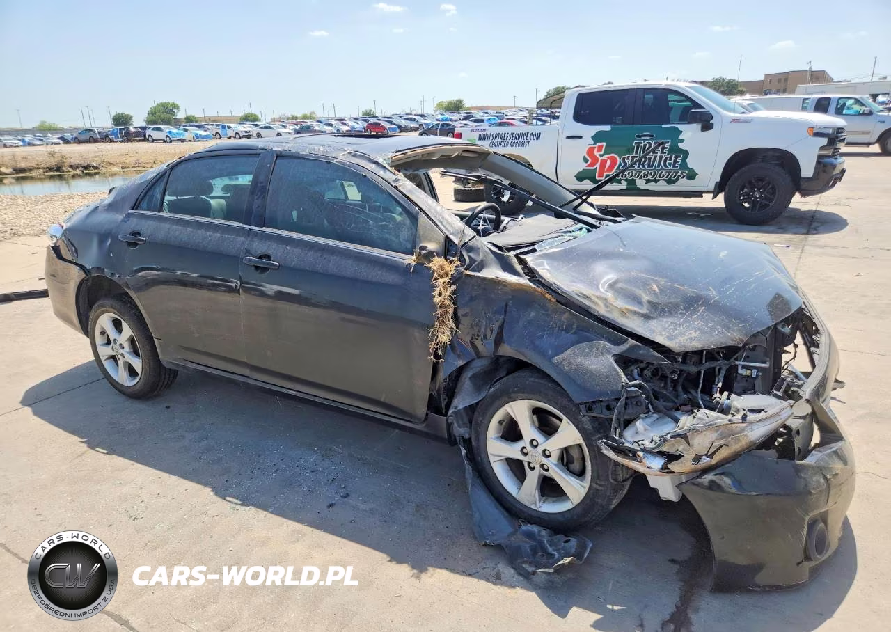 2013 Toyota Corolla Le VIN:2T1BU4EEXDC929780 - 4