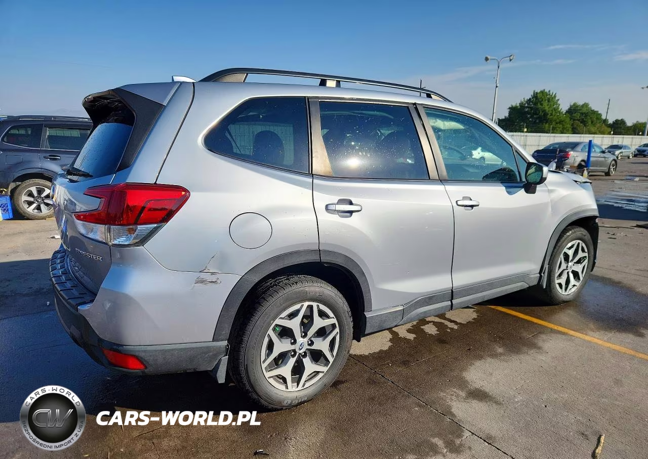2021 Subaru Forester Premium VIN:JF2SKAJC2MH592415 - 3