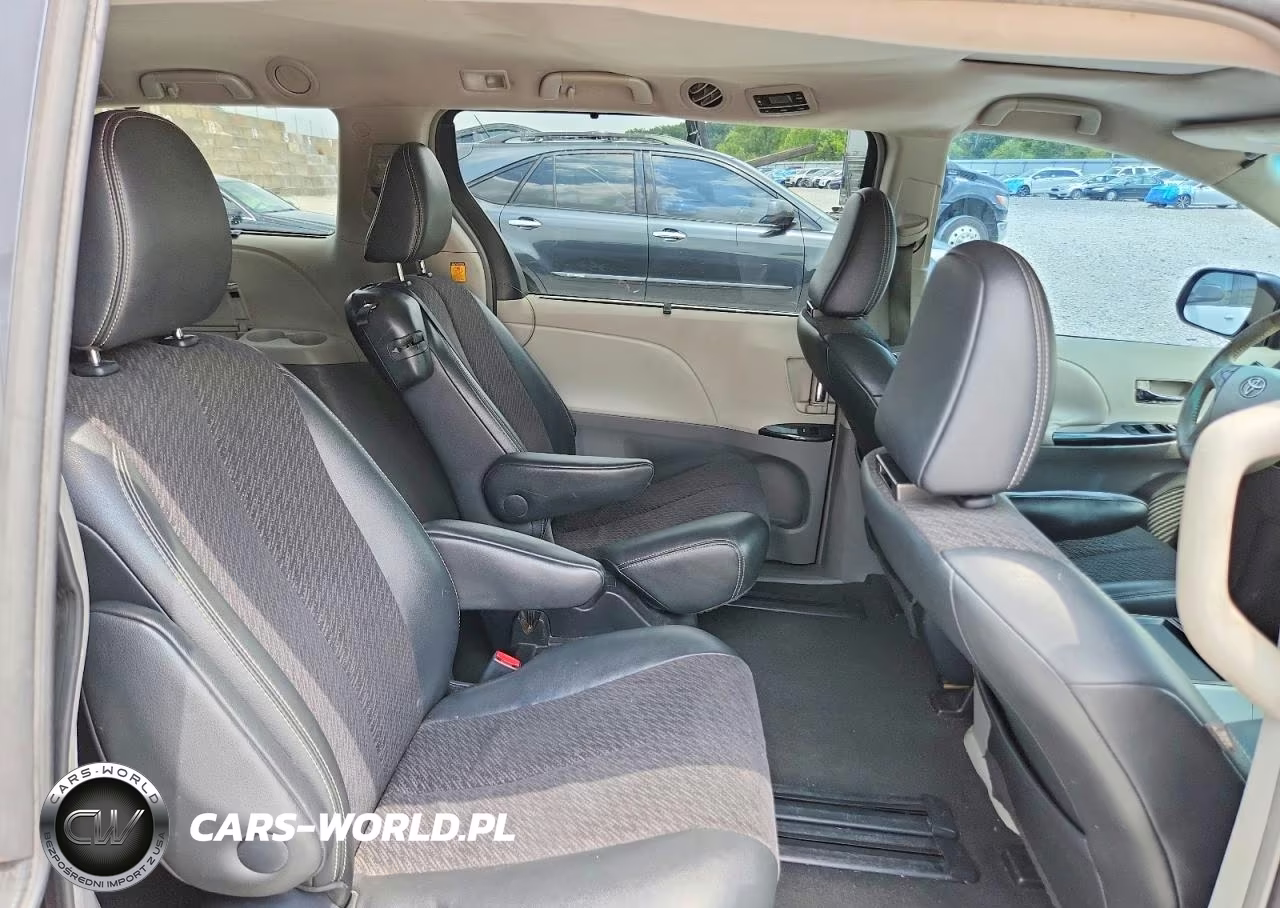 2011 Toyota Sienna Sport VIN:5TDXK3DC8BS094885 - 11