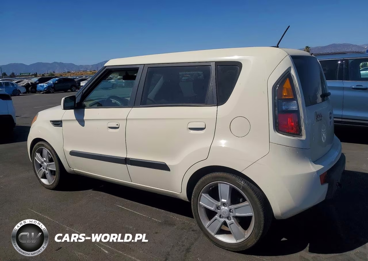 2010 Kia Soul + VIN:KNDJT2A27A7038423 - 2