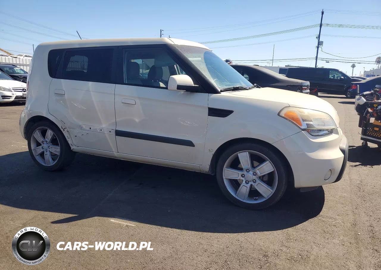 2010 Kia Soul + VIN:KNDJT2A27A7038423 - 4