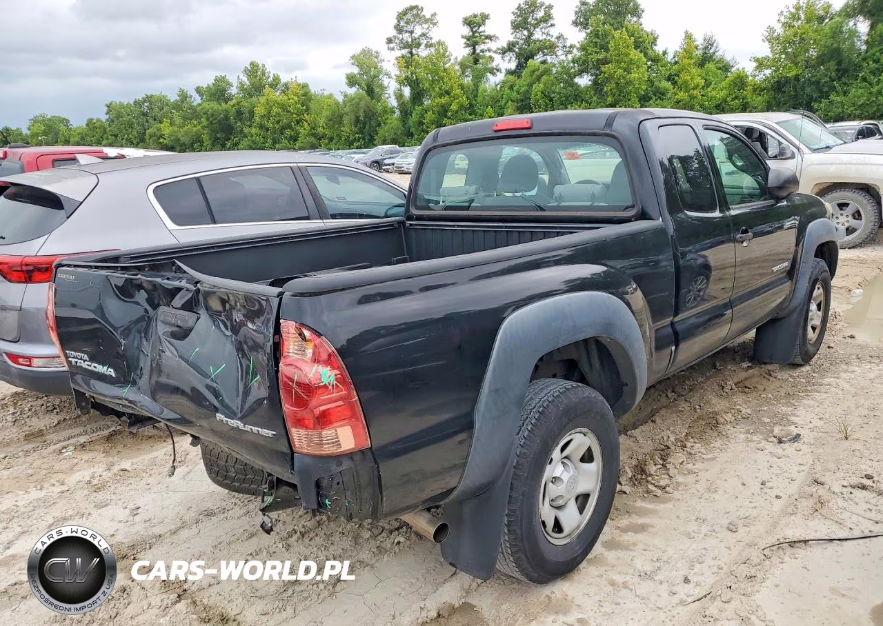 2015 Toyota Tacoma VIN:5TFTX4GN8FX044393 - 3