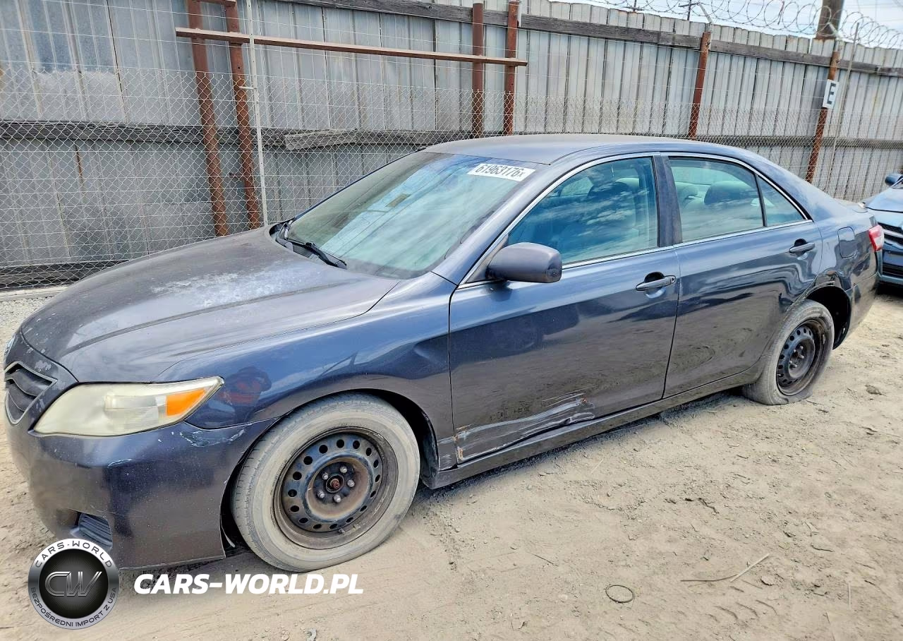 2010 Toyota Camry Le V6 – zdjęcie 1 z 12