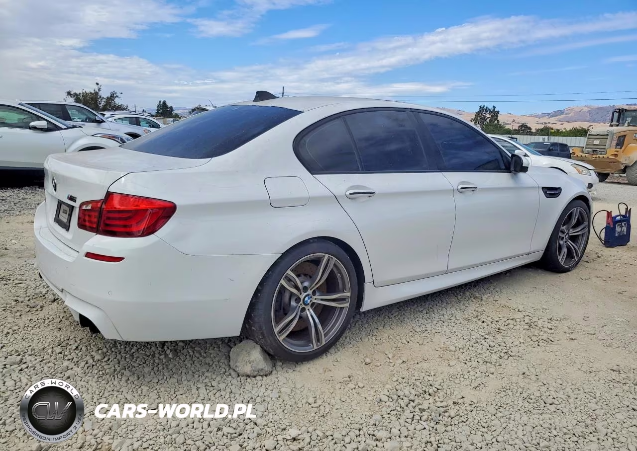 2013 BMW M5 VIN:WBSFV9C5XDC774051 - 3