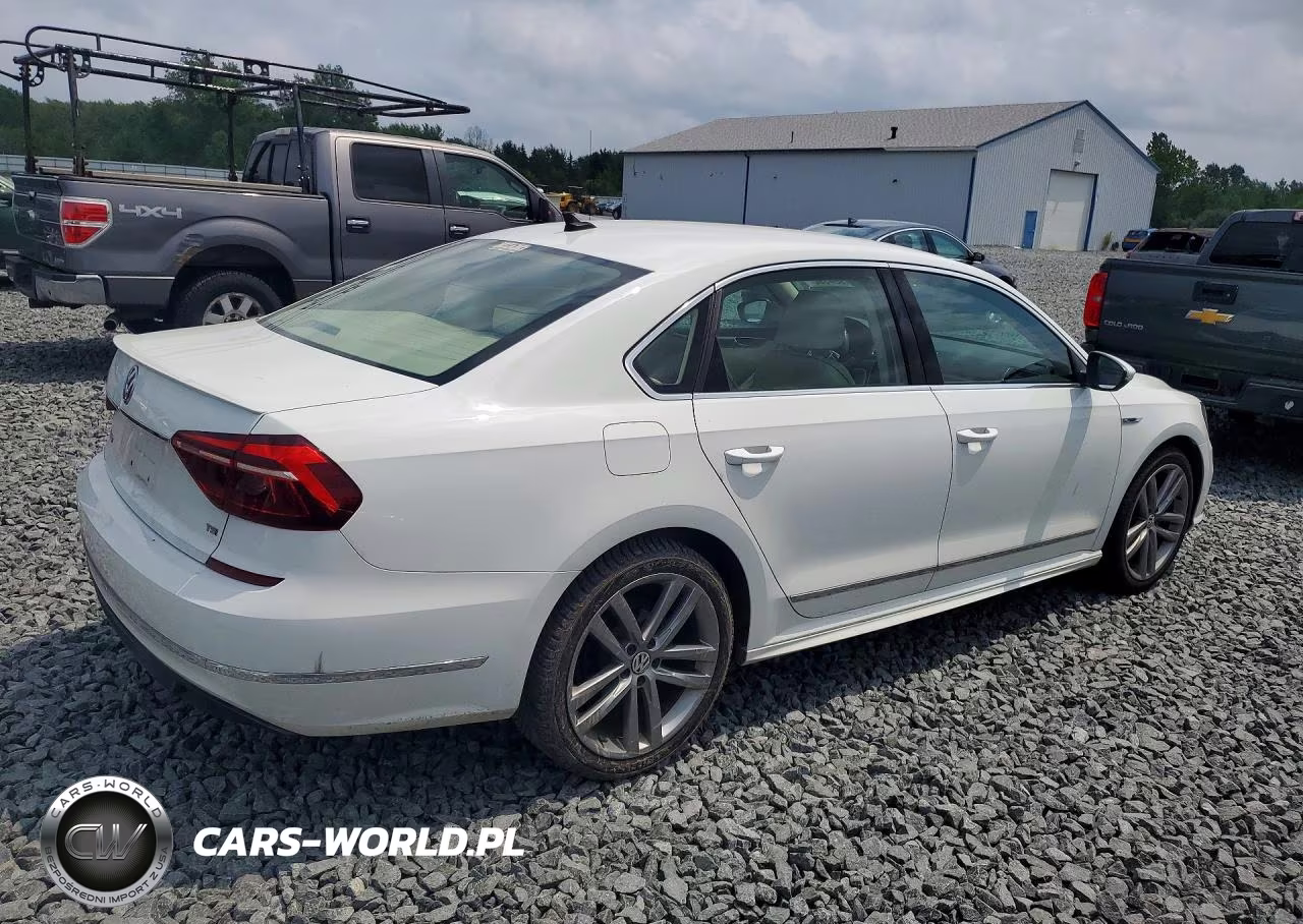 2017 Volkswagen Passat R-Line VIN:1VWDT7A30HC044887 - 3