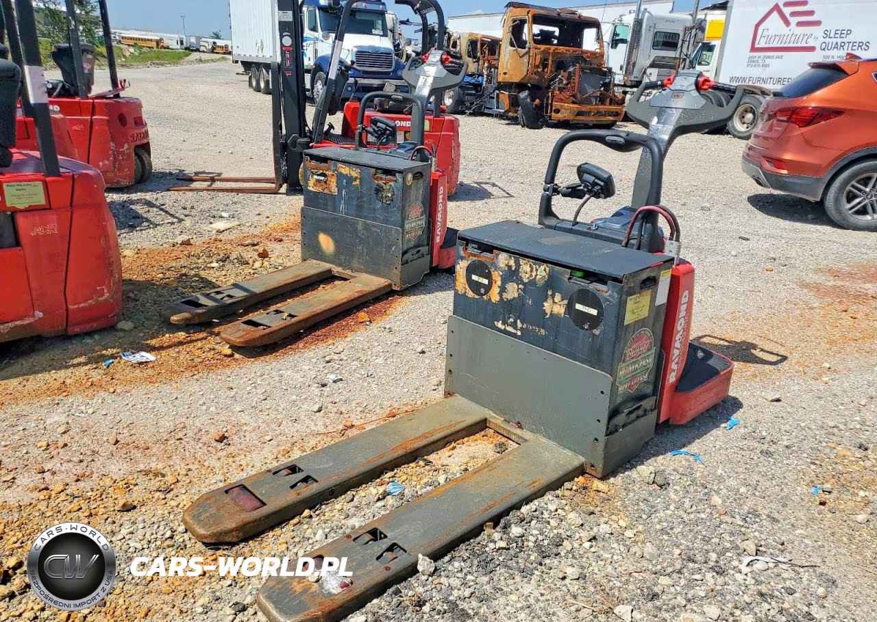 2016 Raymond 8410 Pallet Jack VIN:00000008411629622 - 2