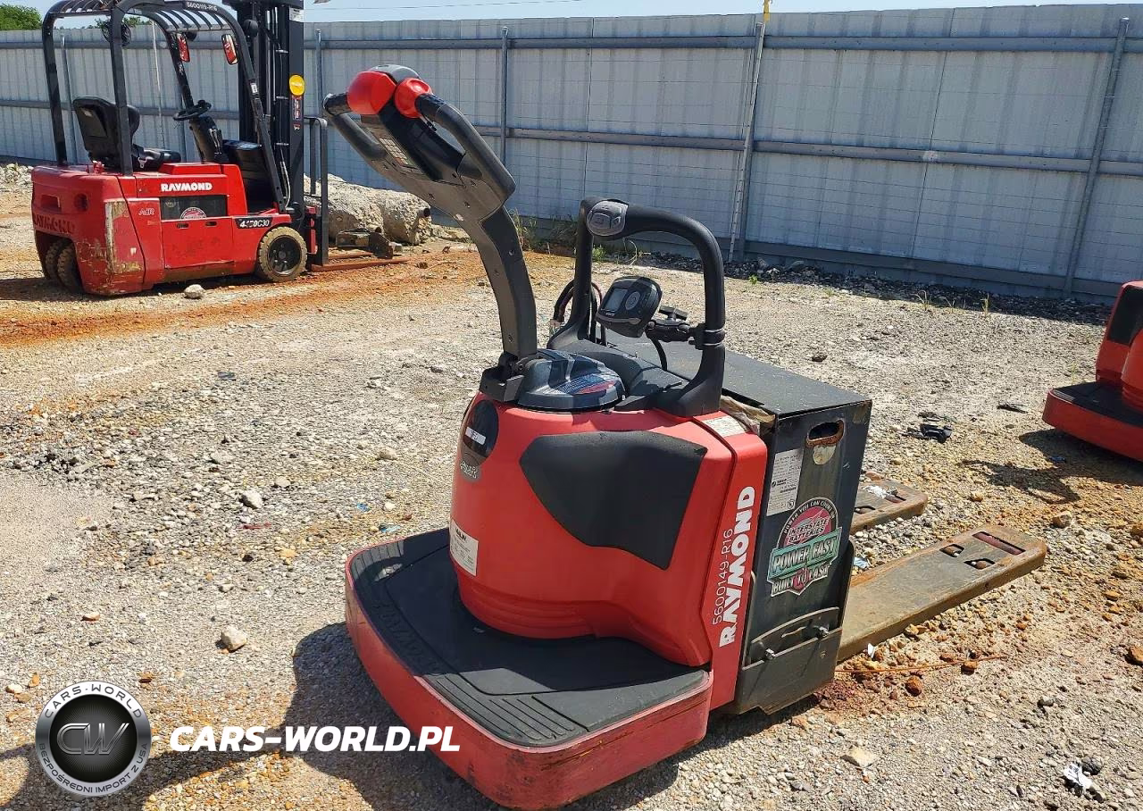 2016 Raymond 8410 Pallet Jack VIN:00000008411629622 - 4