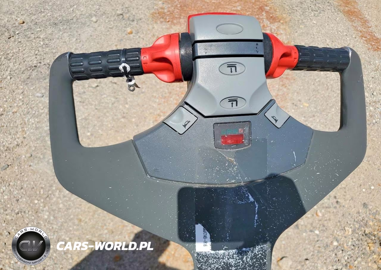 2016 Raymond 8410 Pallet Jack VIN:00000008411629622 - 9