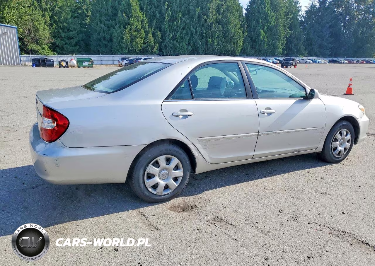 2004 Toyota Camry Le VIN:4T1BE32K14U340729 - 3