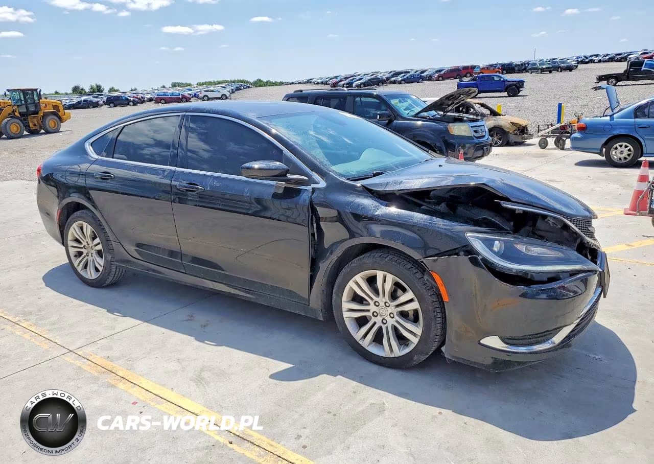 2015 Chrysler 200 Limited VIN:1C3CCCABXFN552370 - 4