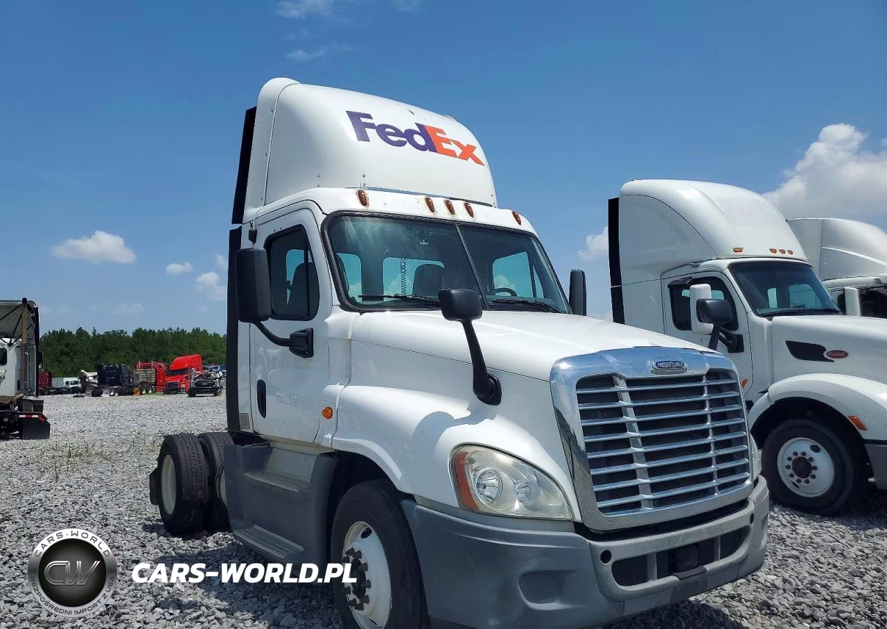 2015 Freightliner Cascadia Semi Truck VIN:1FUBGEDV5FLGH4778 - 13