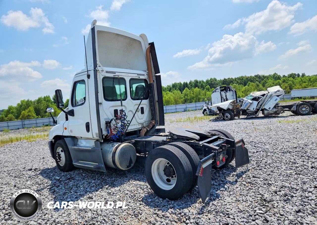 2015 Freightliner Cascadia Semi Truck VIN:1FUBGEDV5FLGH4778 - 2