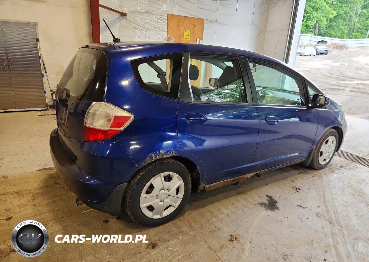 2013 Honda Fit VIN:JHMGE8G38DC066569 - 3