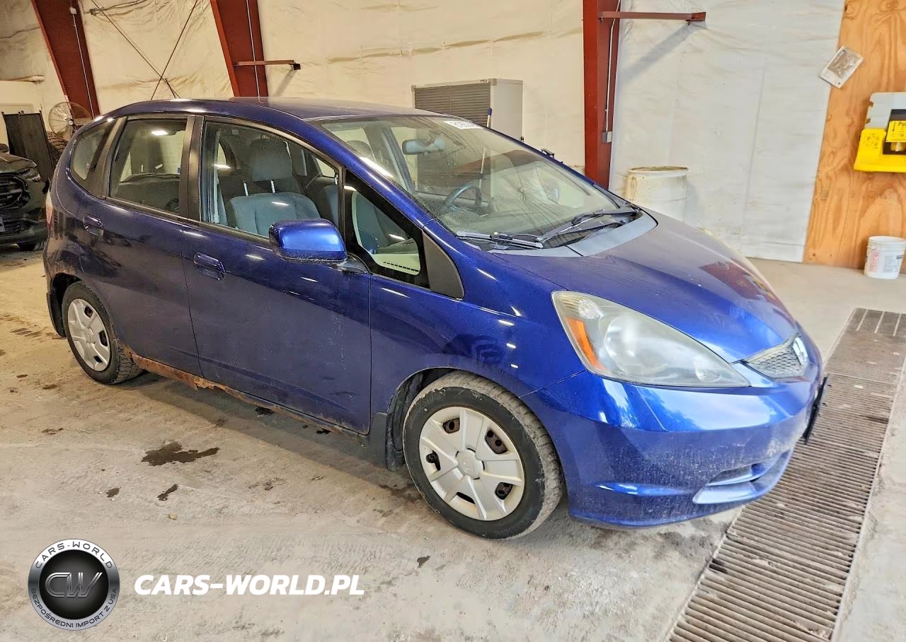 2013 Honda Fit VIN:JHMGE8G38DC066569 - 4