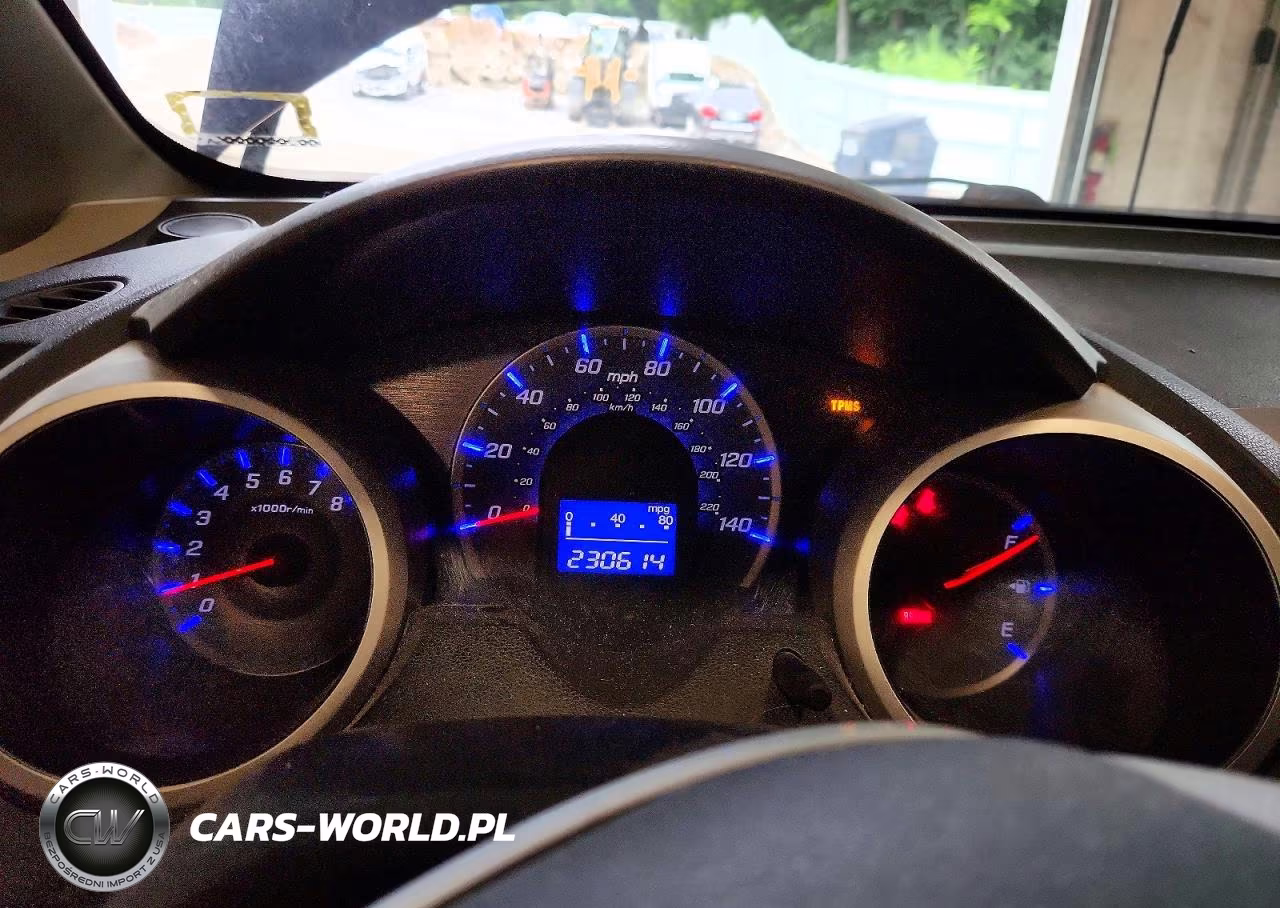 2013 Honda Fit VIN:JHMGE8G38DC066569 - 9