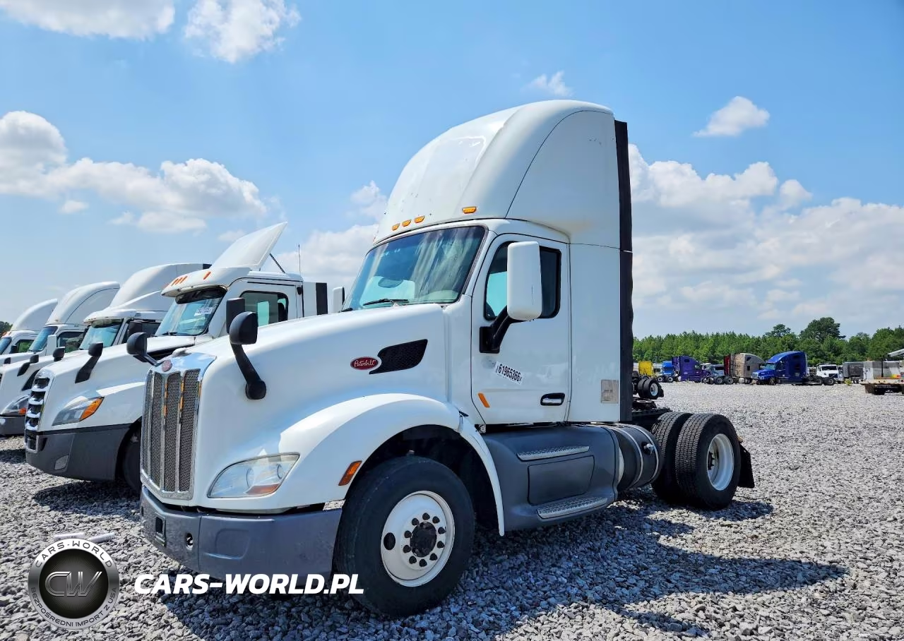 2015 Peterbilt 579 Semi Truck VIN:1XPBA48X3FD299398 - 1