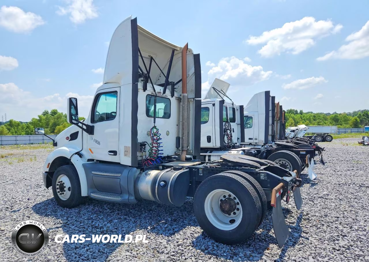 2015 Peterbilt 579 Semi Truck VIN:1XPBA48X3FD299398 - 2