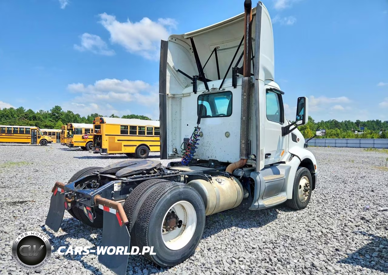 2015 Peterbilt 579 Semi Truck VIN:1XPBA48X3FD299398 - 3