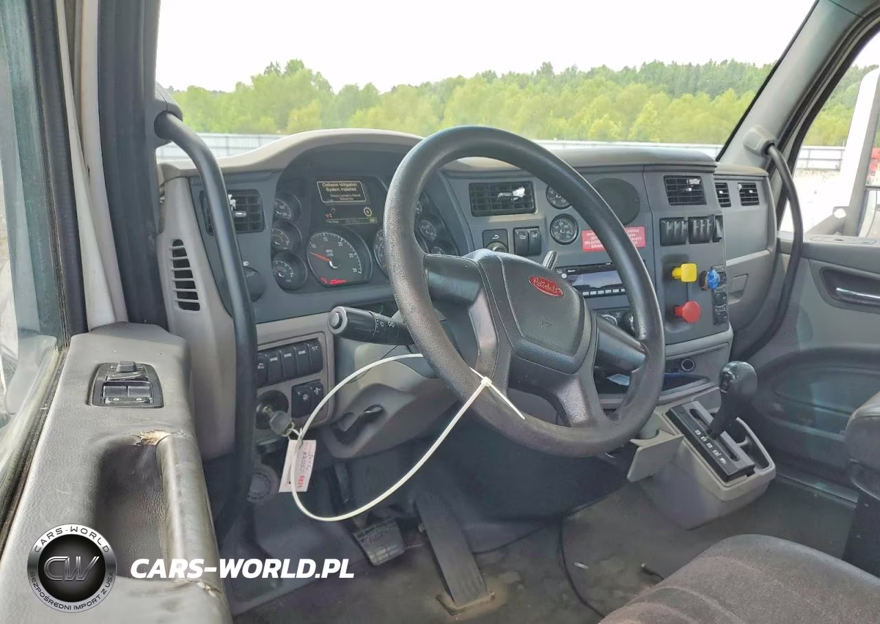 2015 Peterbilt 579 Semi Truck VIN:1XPBA48X3FD299398 - 8