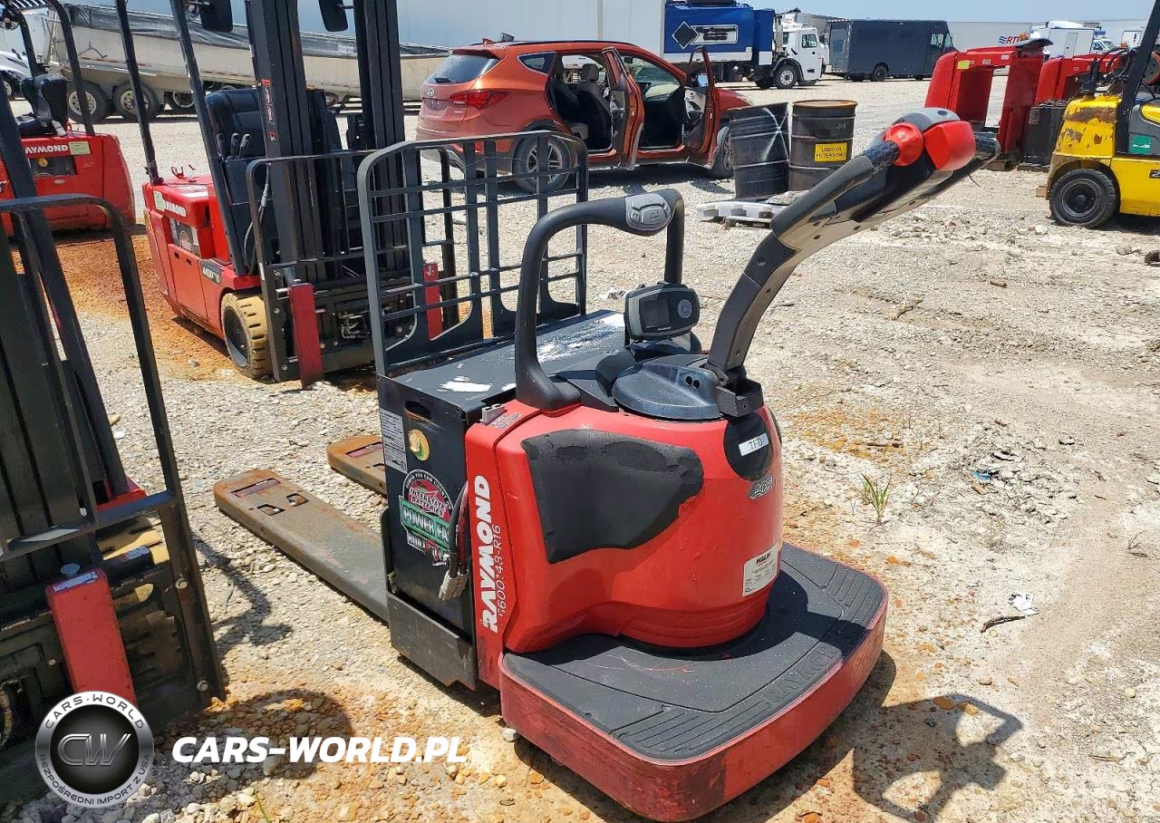 2016 Raymond 8410 Pallet Jack VIN:00000008411629621 - 3