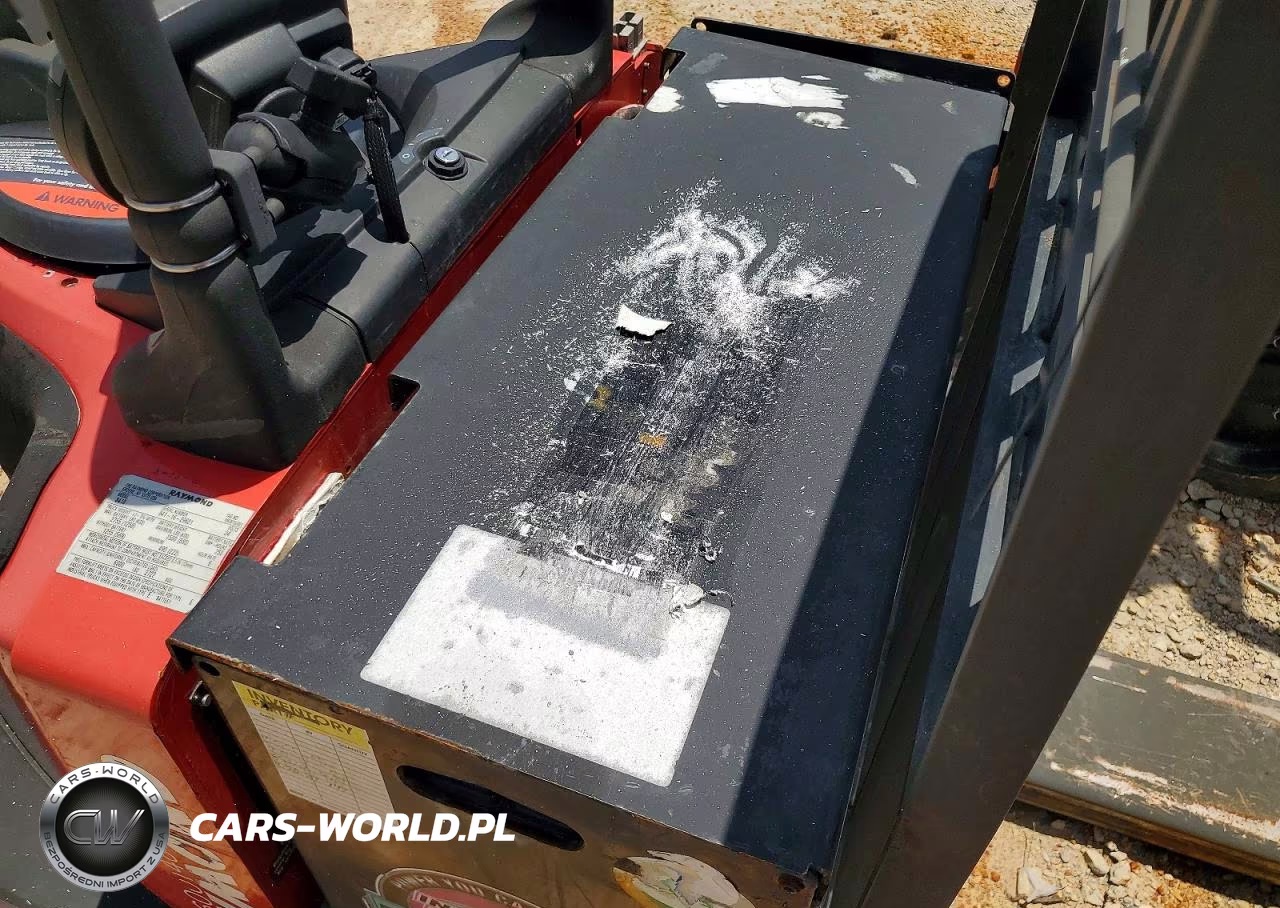 2016 Raymond 8410 Pallet Jack VIN:00000008411629621 - 7