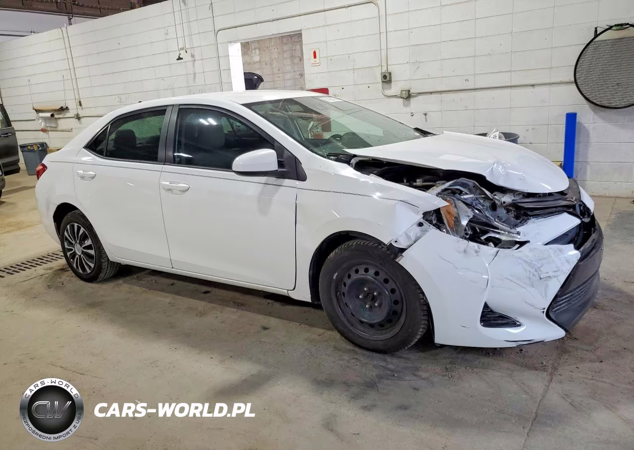 2017 Toyota Corolla Le VIN:2T1BURHE9HC847554 - 4