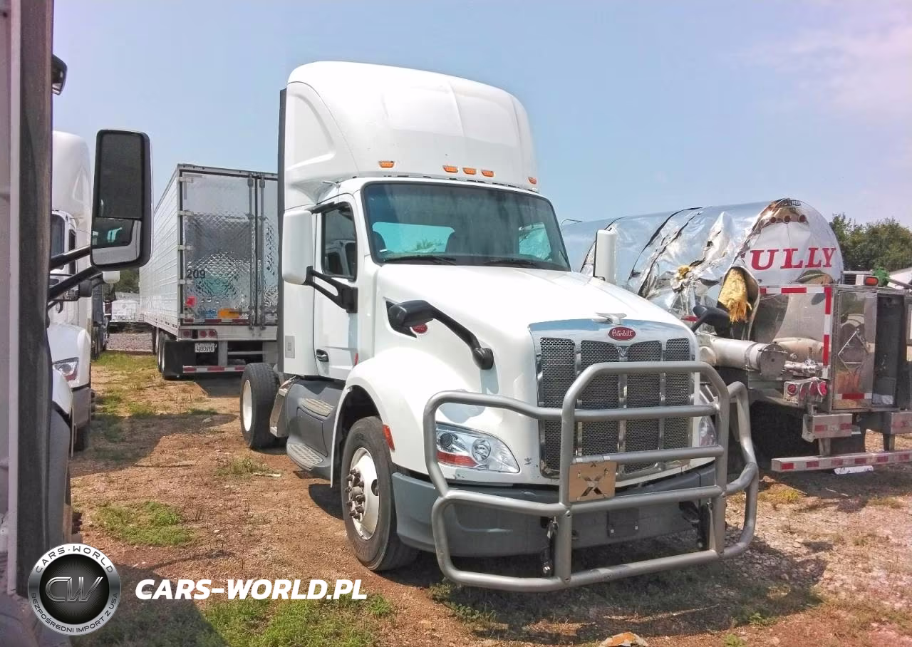 2017 Peterbilt 579 Semi Truck VIN:1XPBA48X0HD428765 - 4