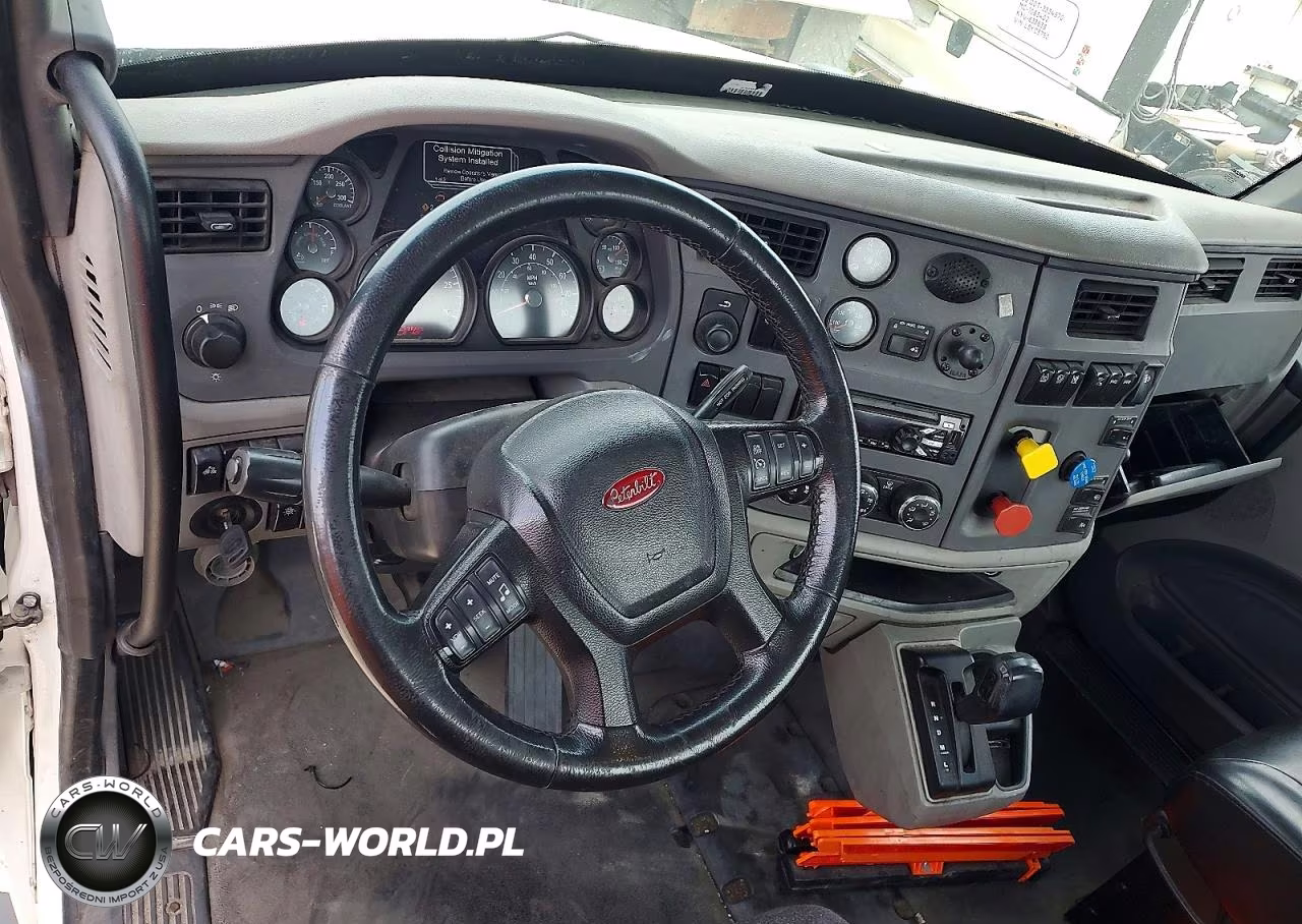 2017 Peterbilt 579 Semi Truck VIN:1XPBA48X0HD428765 - 8