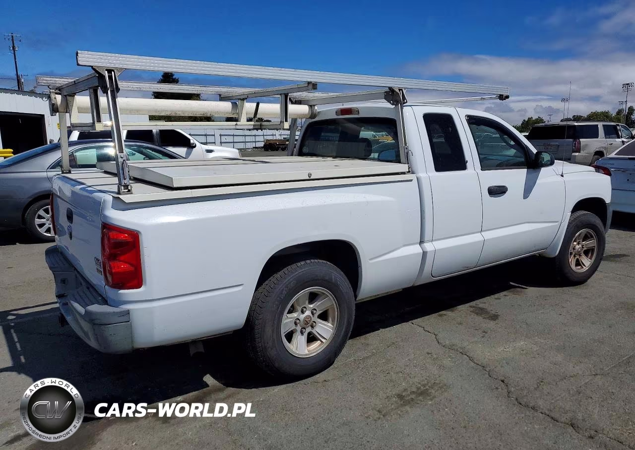 2008 Dodge Dakota Sxt VIN:1D3HE32N18S590358 - 3