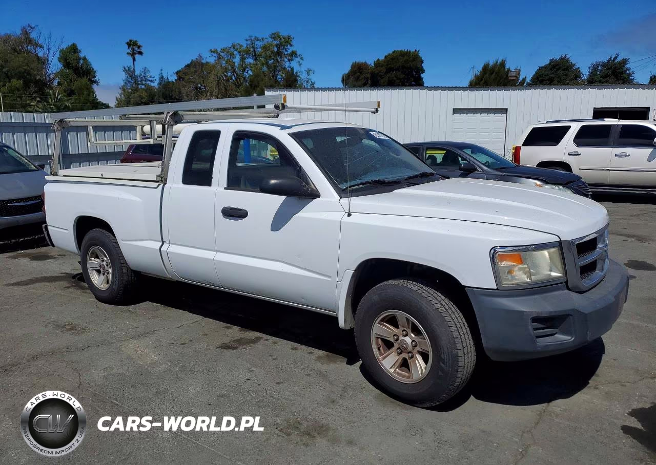 2008 Dodge Dakota Sxt VIN:1D3HE32N18S590358 - 4