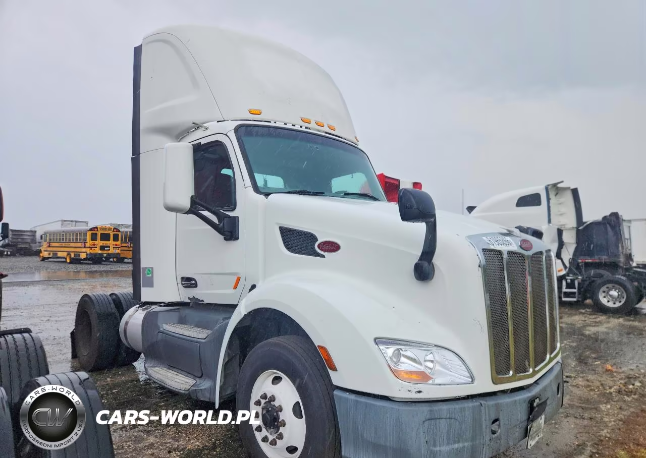 2016 Peterbilt 579 Semi Truck