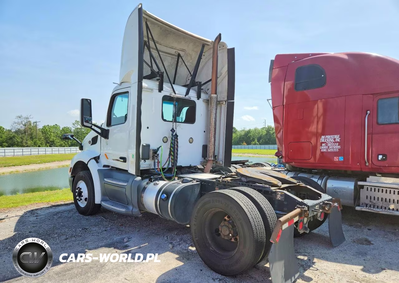 2016 Peterbilt 579 Semi Truck VIN:1XPBA48X2GD339858 - 2