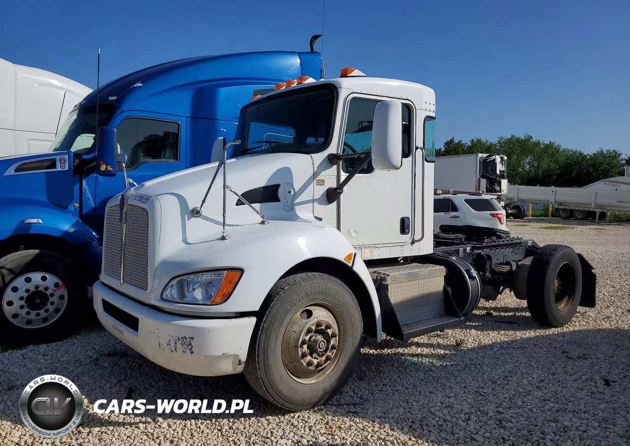 2015 Kenworth T370 Semi Truck