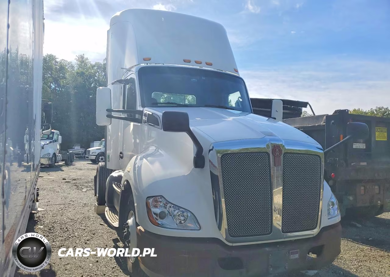 2016 Kenworth T680 Semi Truck VIN:1XKYA48X2GJ496369 - 4