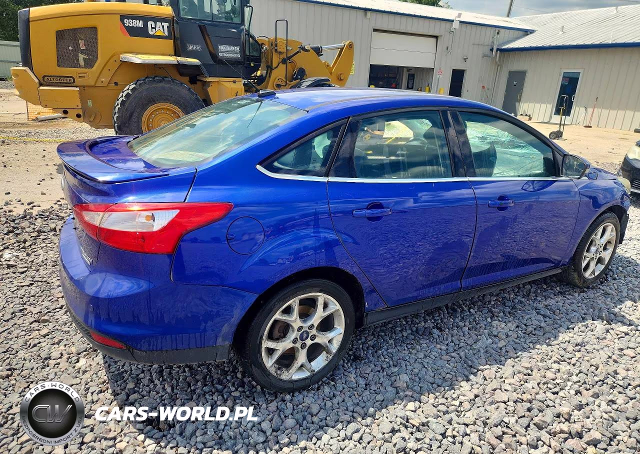 2013 Ford Focus Titanium VIN:1FADP3J25DL301162 - 3