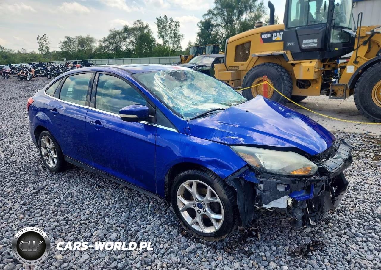 2013 Ford Focus Titanium VIN:1FADP3J25DL301162 - 4