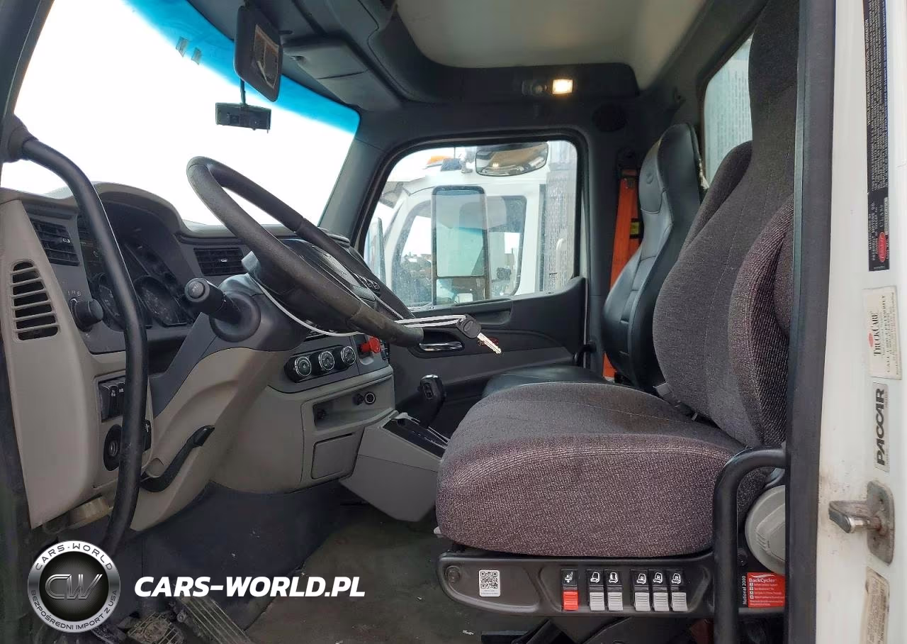 2016 Peterbilt 579 Semi Truck VIN:1XPBD49X2GD360621 - 7