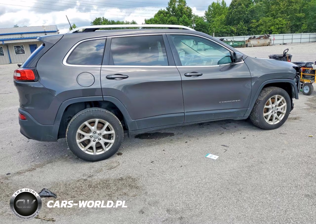 2017 Jeep Cherokee Latitude VIN:1C4PJMCS8HW615114 - 3