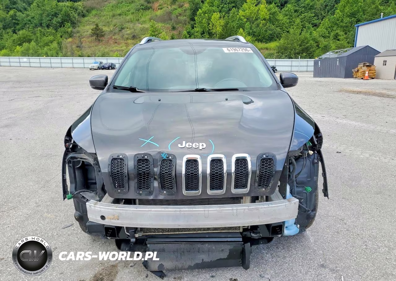 2017 Jeep Cherokee Latitude VIN:1C4PJMCS8HW615114 - 5