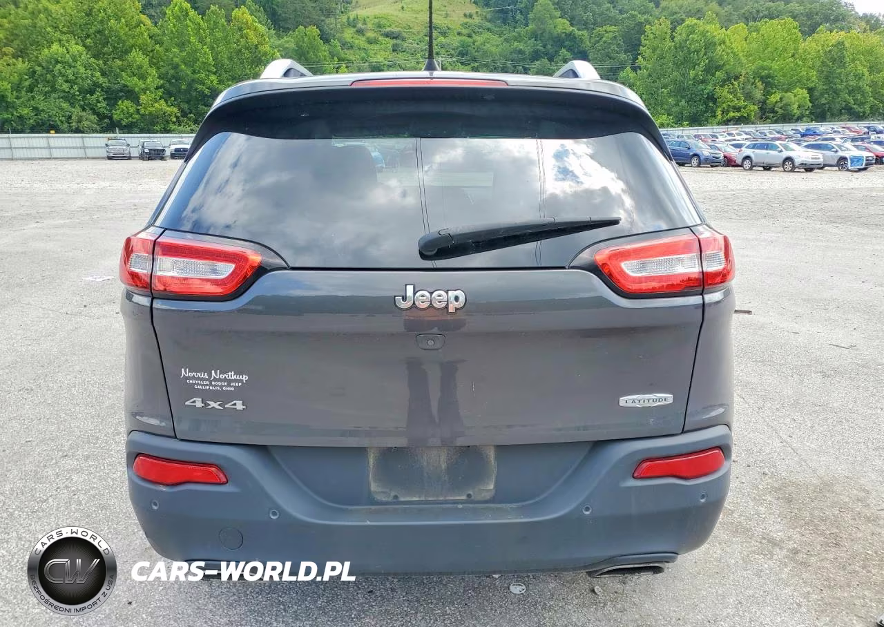 2017 Jeep Cherokee Latitude VIN:1C4PJMCS8HW615114 - 6