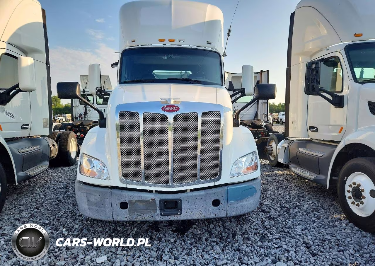 2017 Peterbilt 579 Semi Truck VIN:1XPBA48X3HD428968 - 13