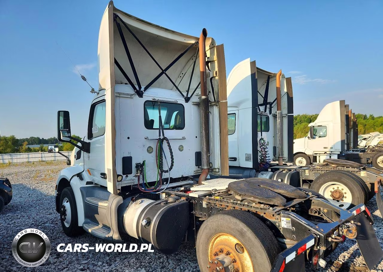 2017 Peterbilt 579 Semi Truck VIN:1XPBA48X3HD428968 - 2
