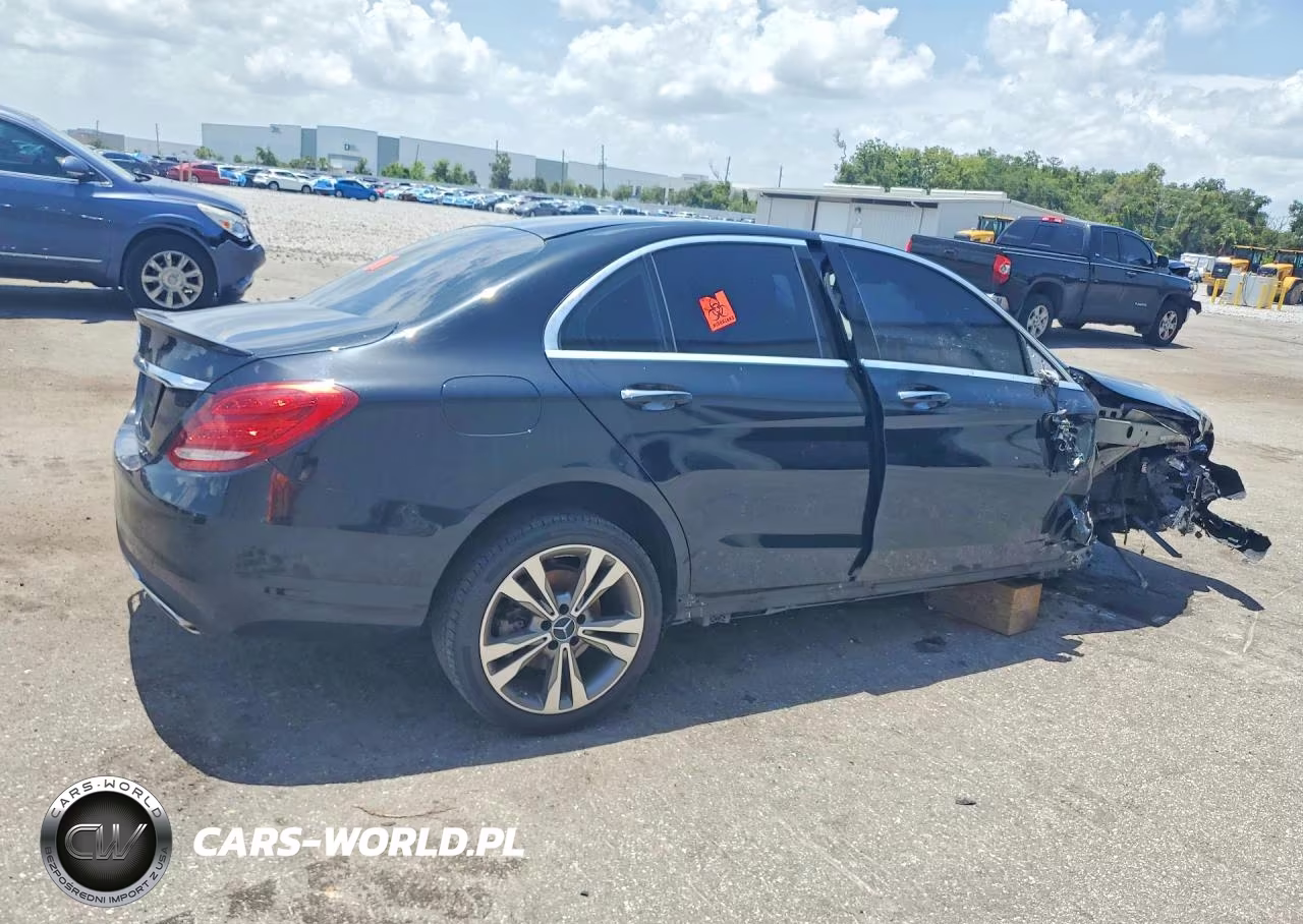 2016 Mercedes-Benz C 300 VIN:55SWF4JB3GU150307 - 3