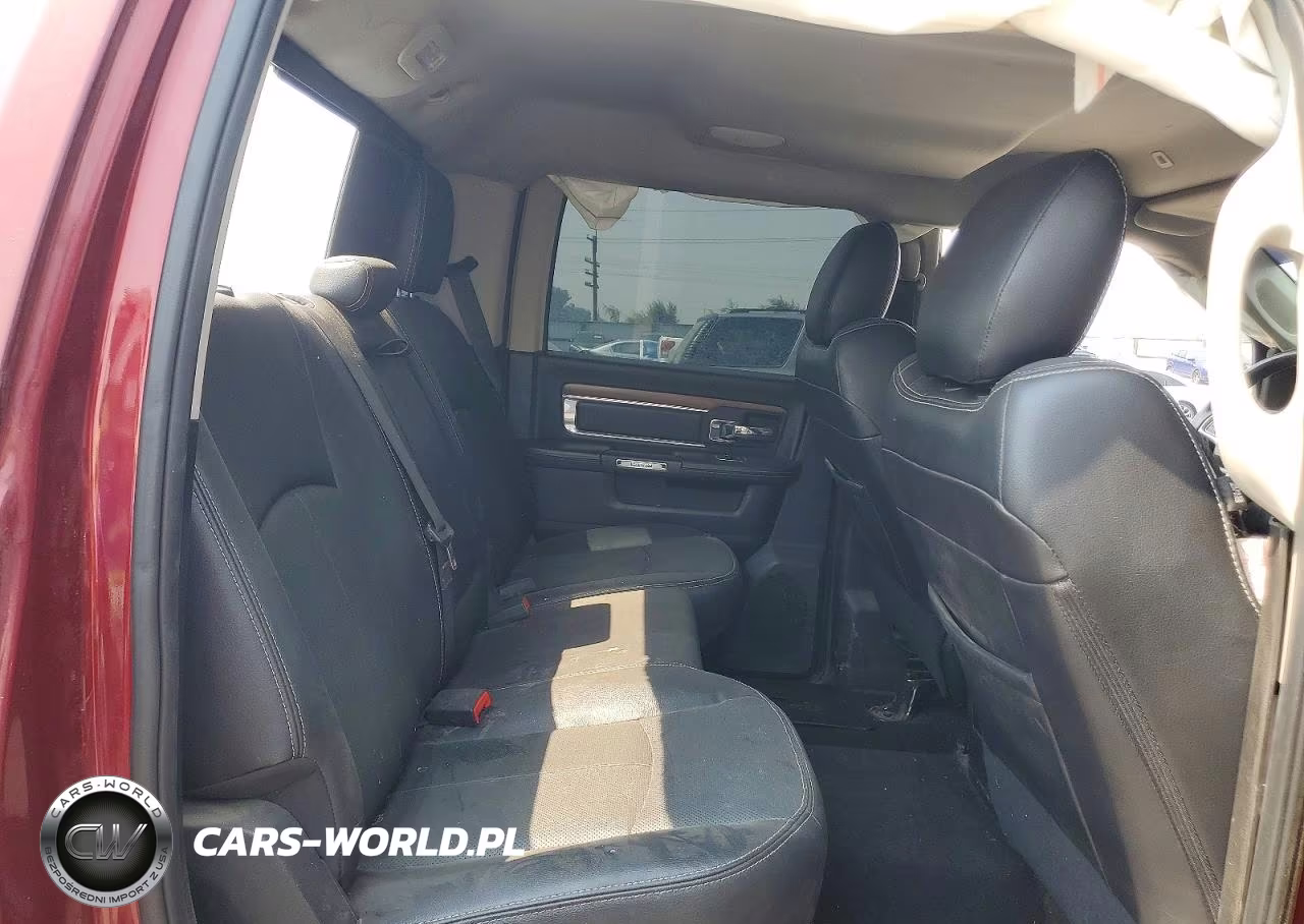 2018 Ram 3500 Laramie VIN:3C63R3JL8JG111963 - 10