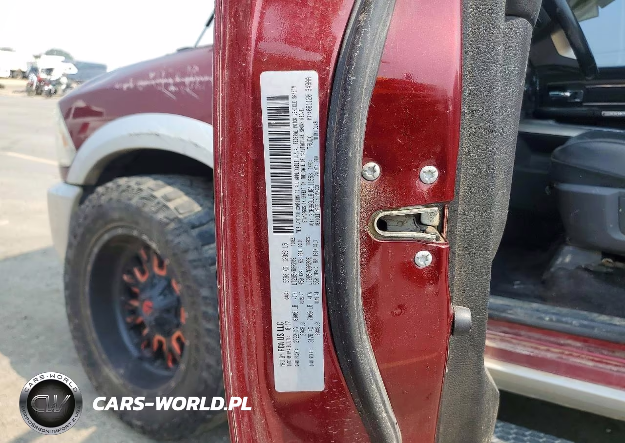 2018 Ram 3500 Laramie VIN:3C63R3JL8JG111963 - 12