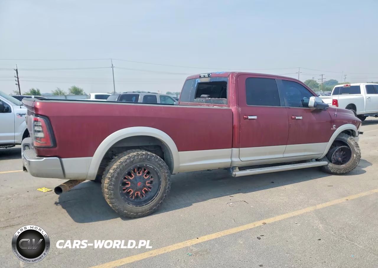 2018 Ram 3500 Laramie VIN:3C63R3JL8JG111963 - 3