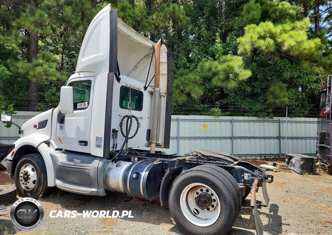2018 Peterbilt 579 Semi Truck VIN:1XPBA48X7JD477578 - 2