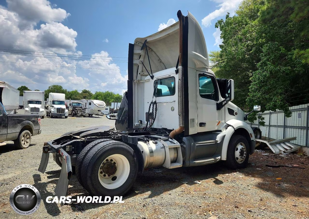 2018 Peterbilt 579 Semi Truck VIN:1XPBA48X7JD477578 - 3