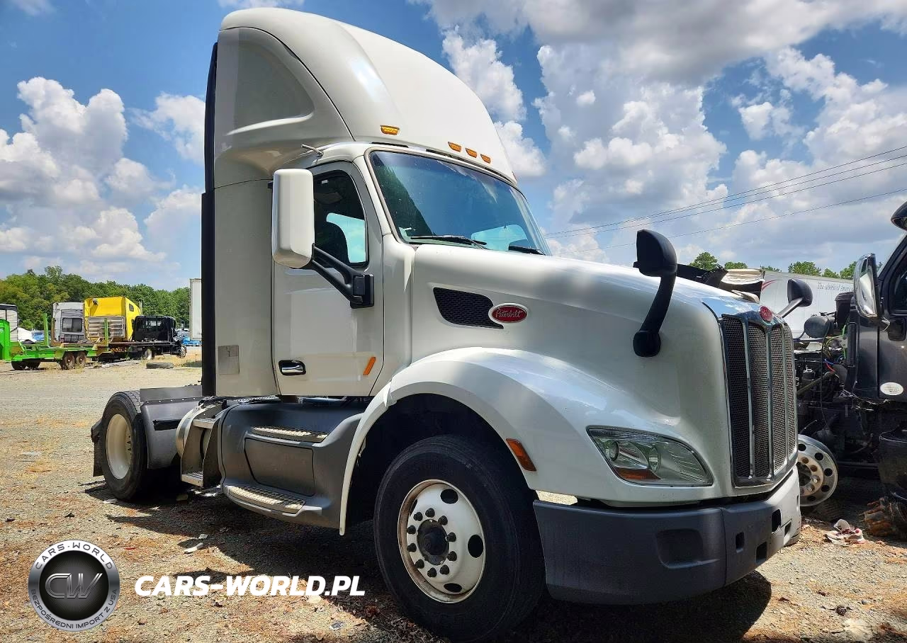 2018 Peterbilt 579 Semi Truck VIN:1XPBA48X7JD477578 - 4