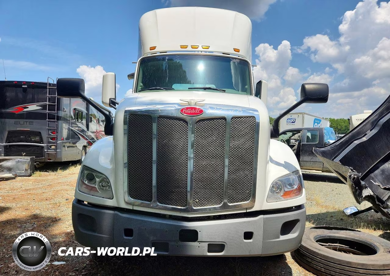 2018 Peterbilt 579 Semi Truck VIN:1XPBA48X7JD477578 - 5
